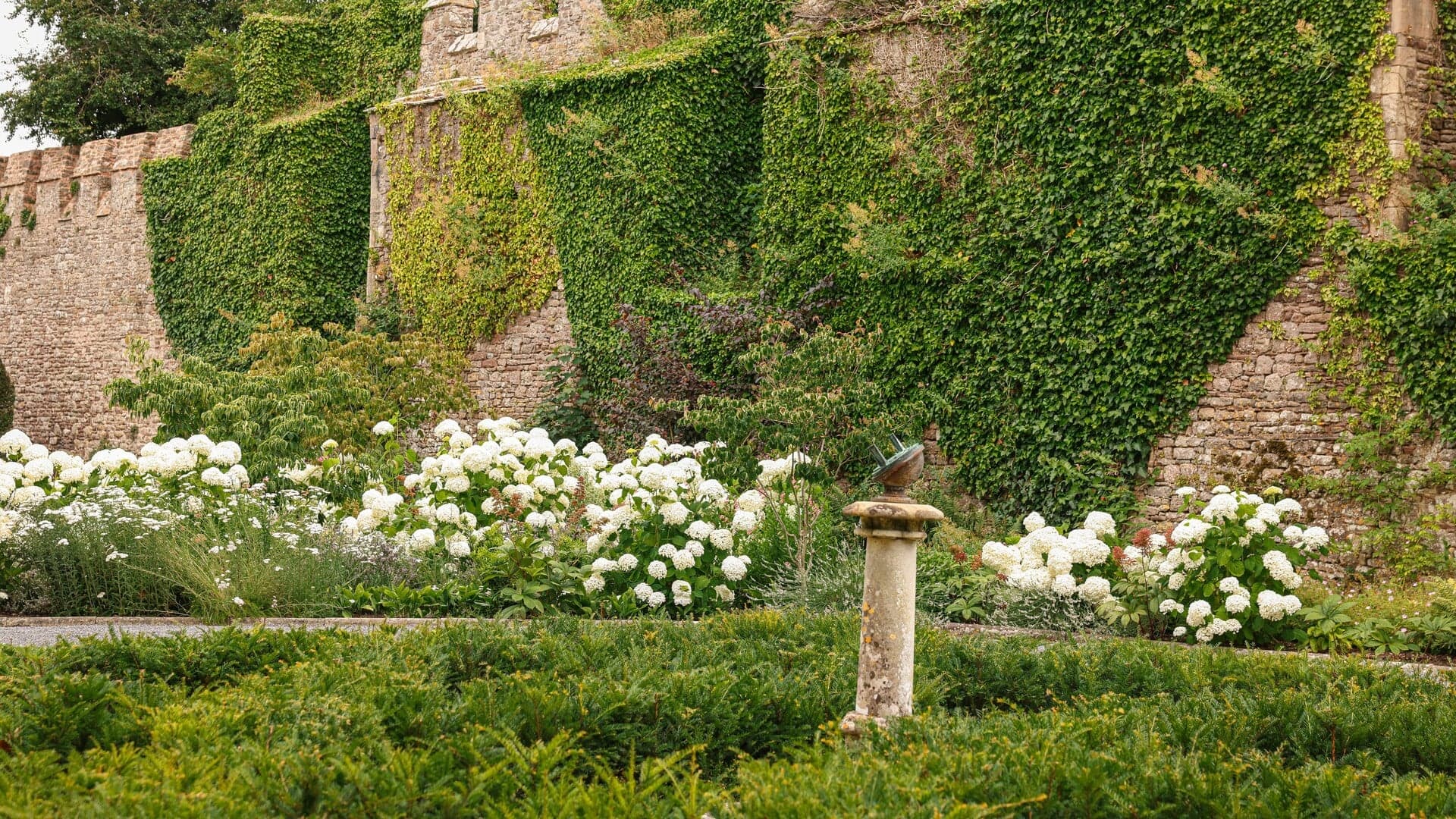 Hotel review Service & Facilities' - Thornbury Castle - 1