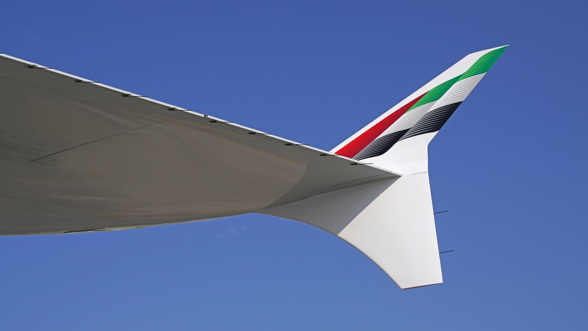 Airlines News - Emirates unveils its new look