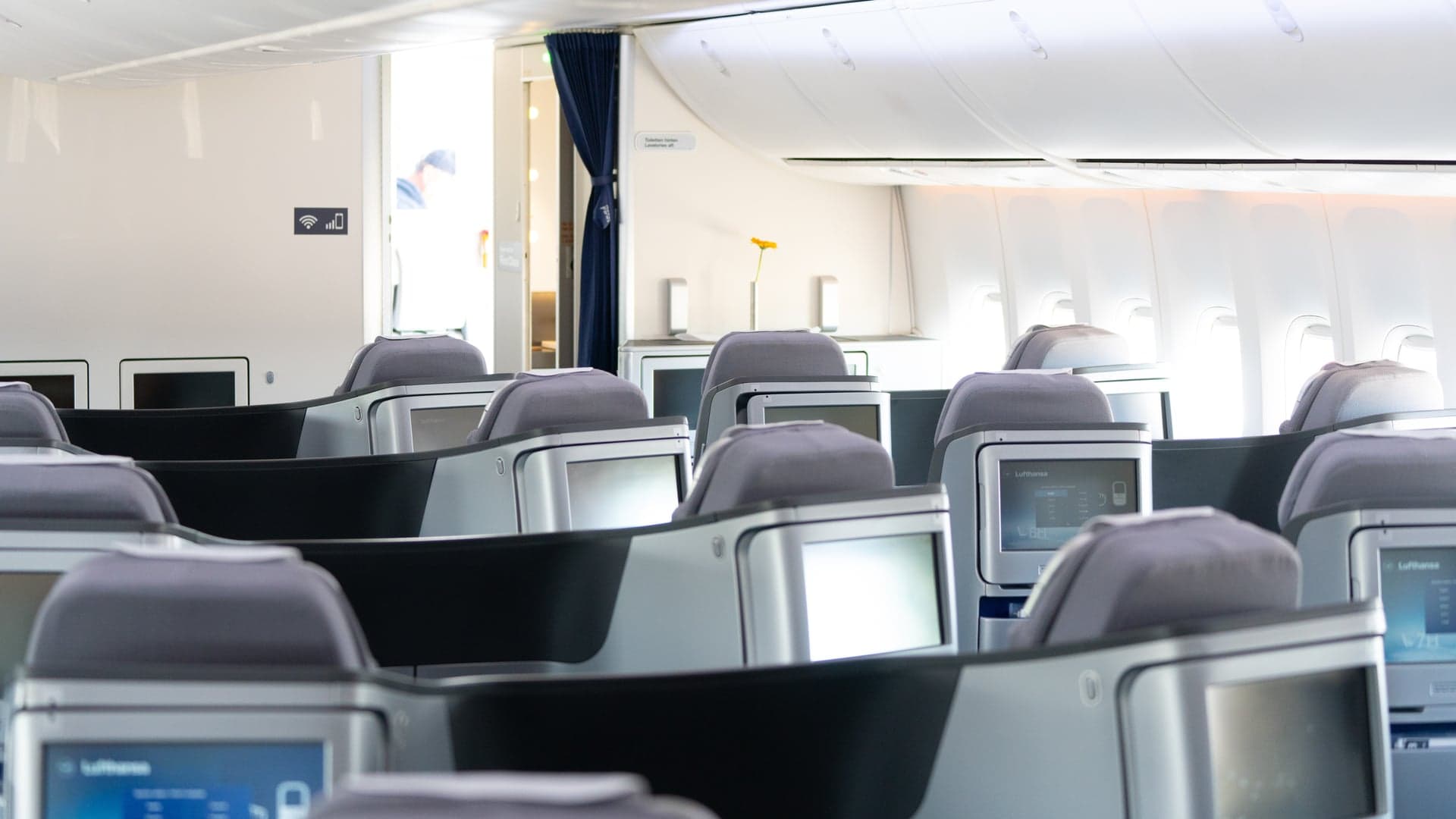 Airline review Cabin & Seat - Lufthansa - 5