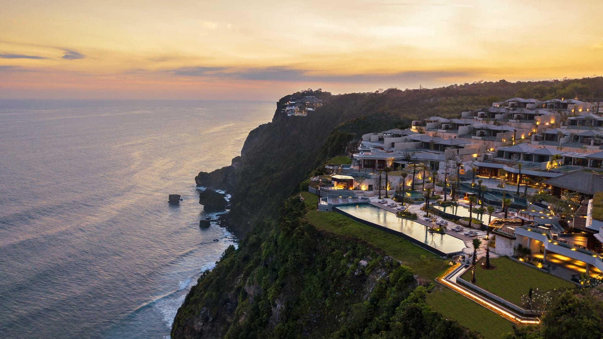 10 Best Luxury Hotels In Bali image