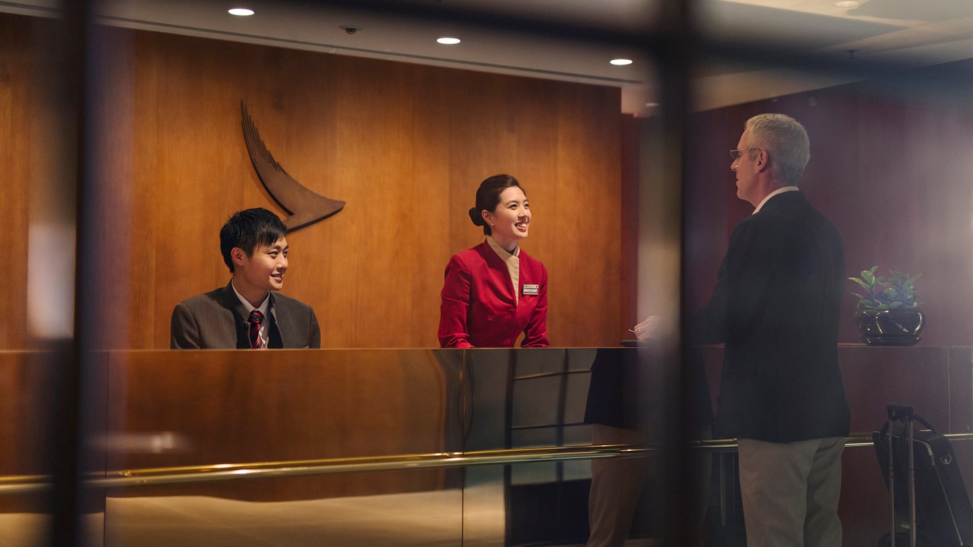 Airline review Airport experience - Cathay Pacific - 0