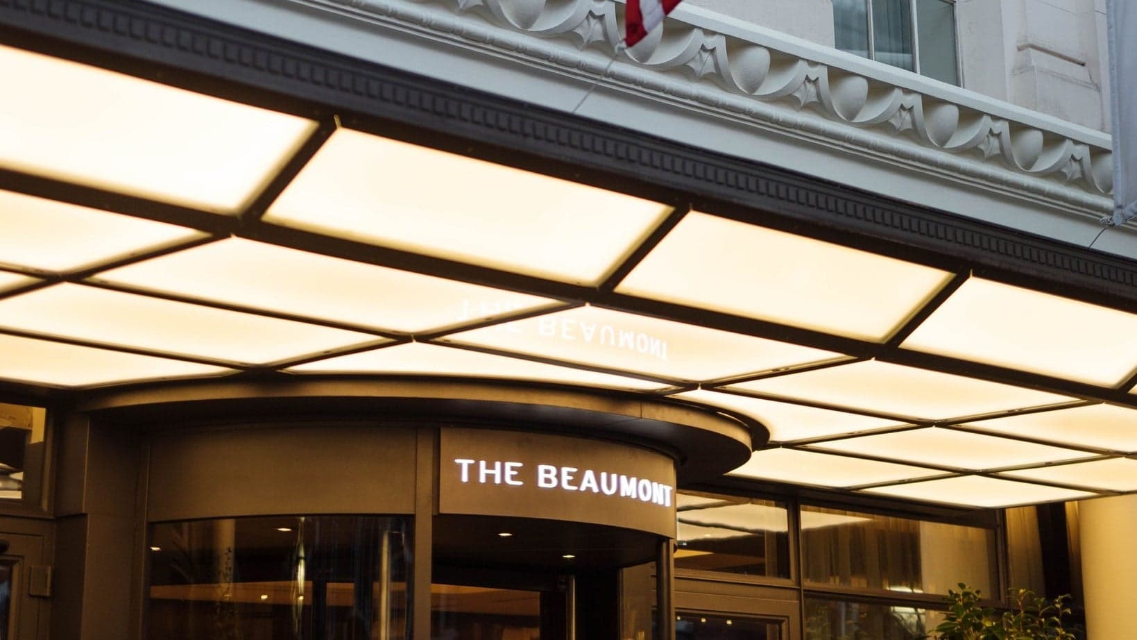 Hotel review Location' - The Beaumont Hotel - 2