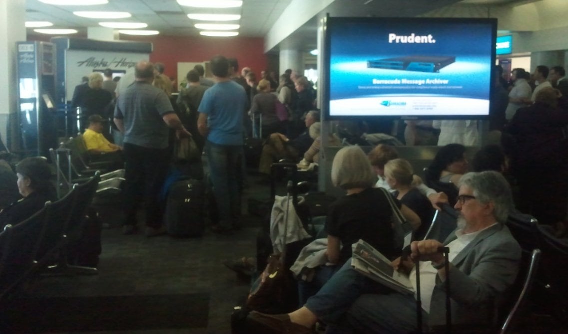 Del 2 av En annorlunda semester: 31 flyg på 9 dagar ... i ekonomiklass på Skyteam - Delta DL7668: Los Angeles till Seattle – Alaska Airlines och Gateupplevelse - 2