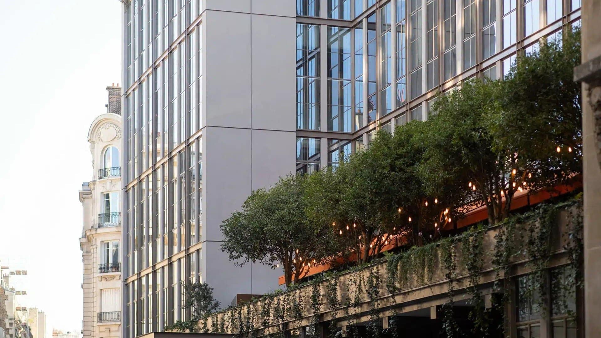 Outside exterior of hotel brach paris