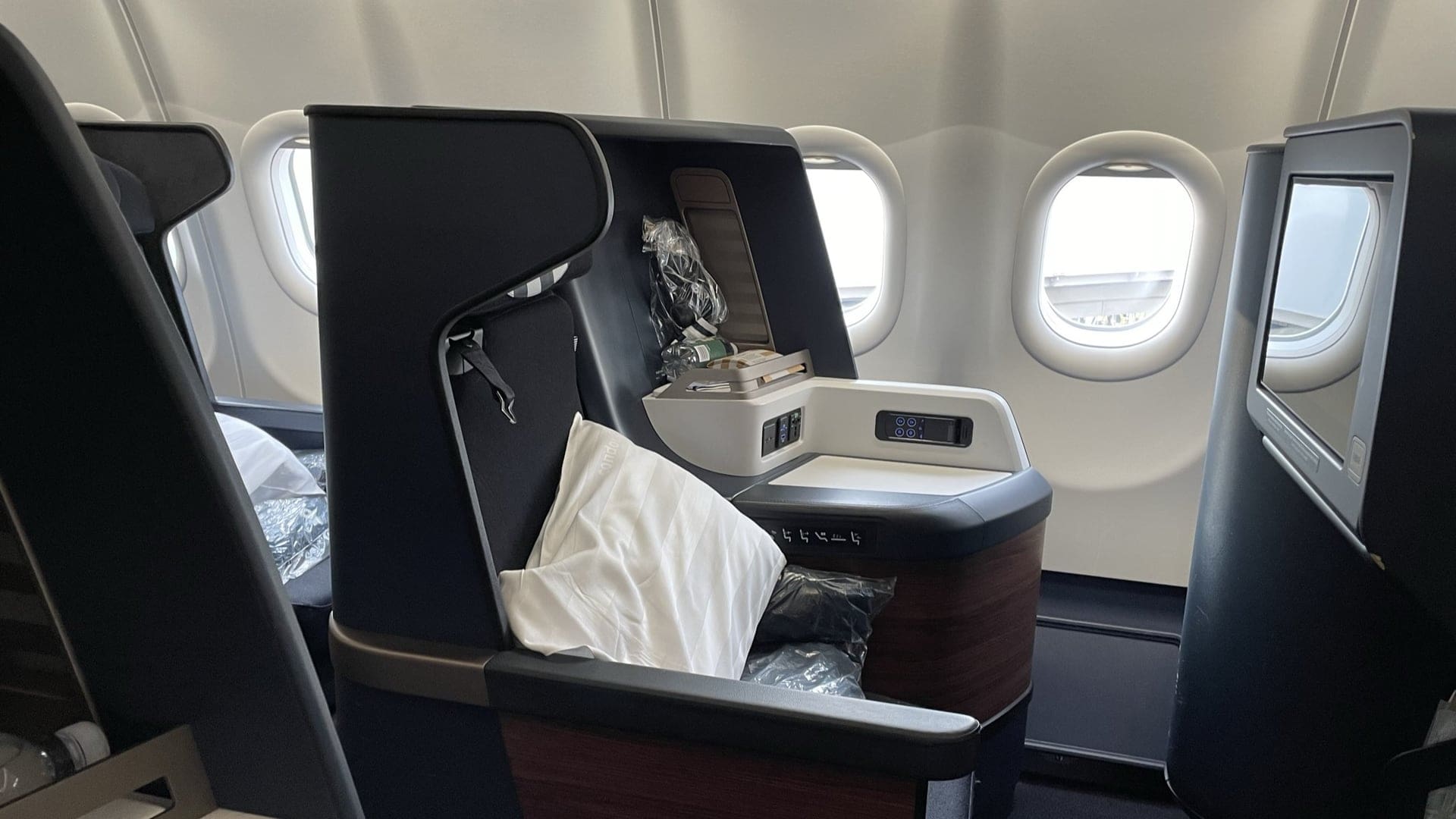 Airline review Cabin & Seat - Condor - 3