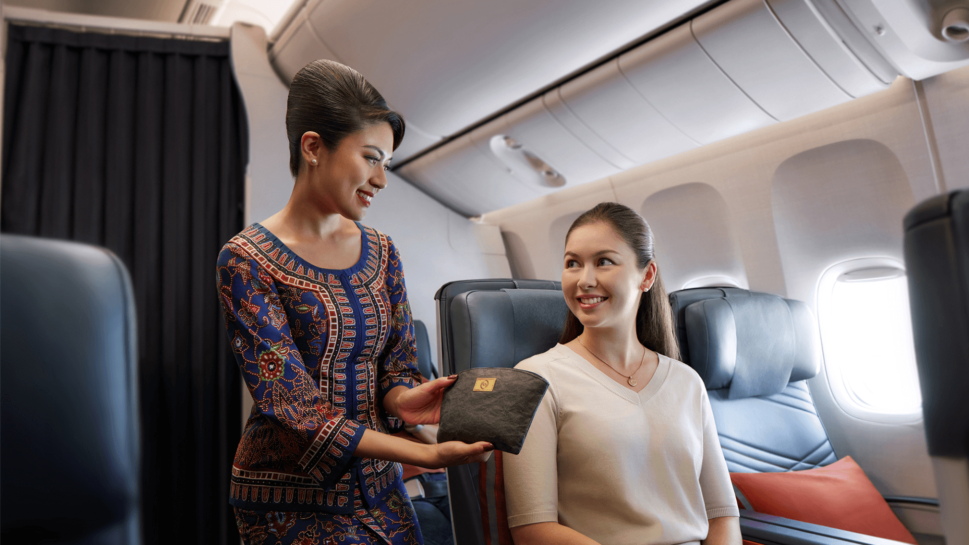 Airlines News - Singapore Airlines - new Premium Economy Dining Choices and Amenity Kit