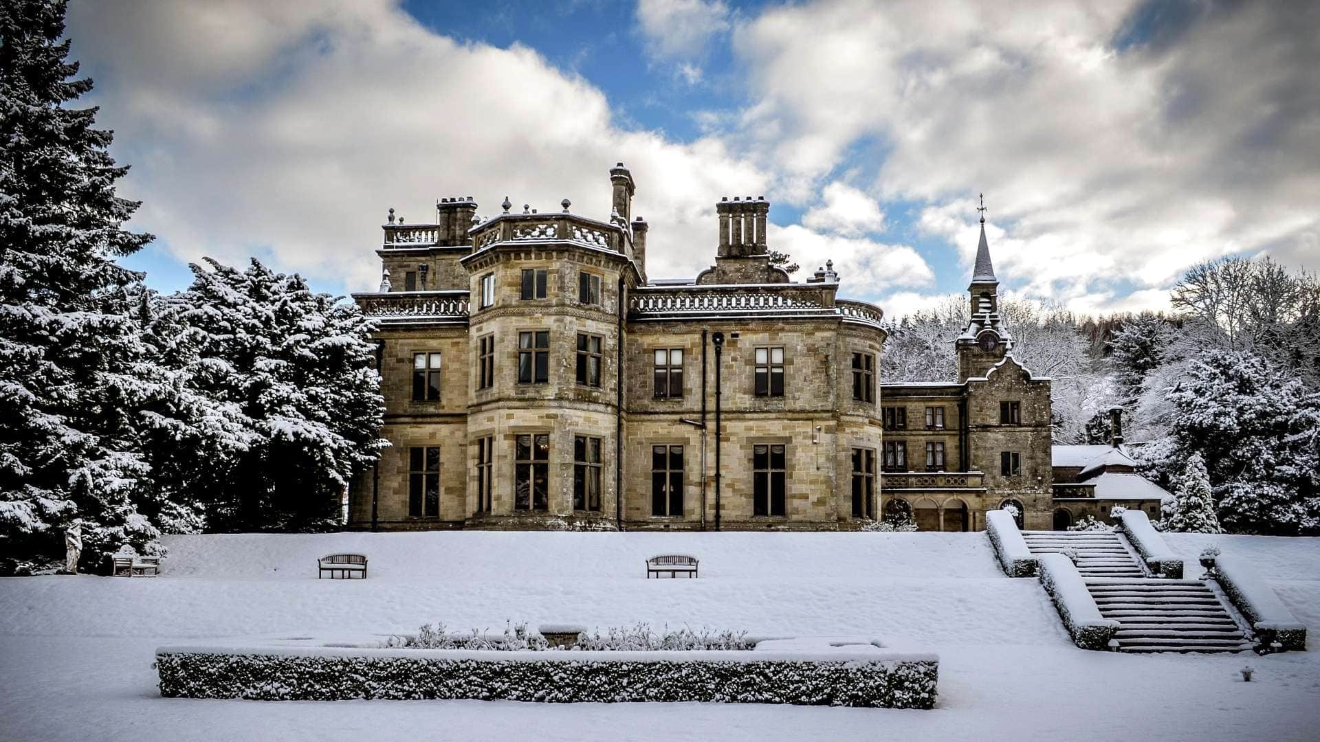 Hotel review Location' - Palé Hall Hotel & Restaurant - 1