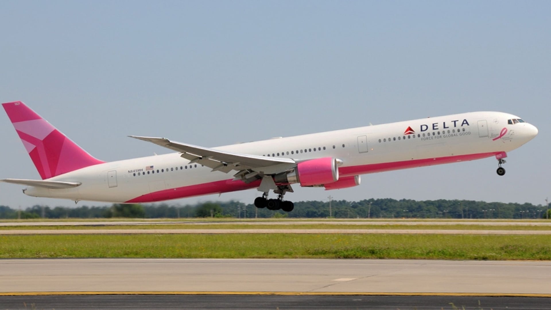 Airlines Articles - Qatar Airlines and Delta Air Lines support Breast Cancer Awareness Month