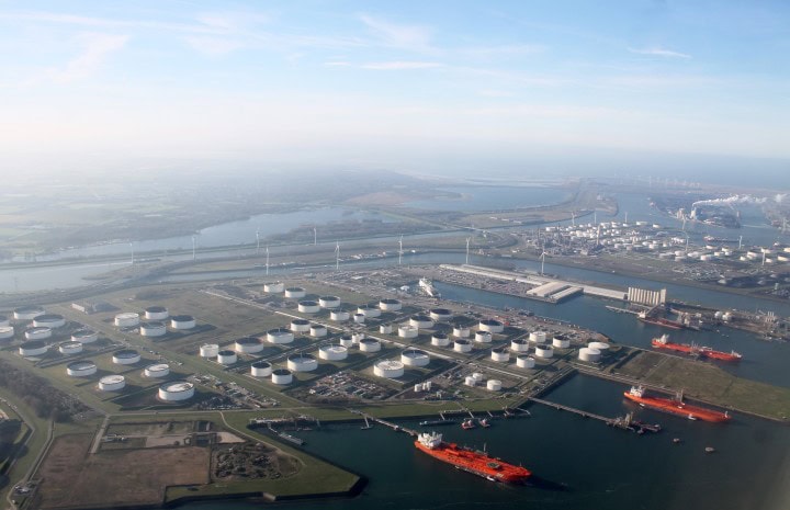MD-11 sier takk og farvel - siste kommersielle flygning over Nederland med KLM - Europas største havn fra 300 meter - 2