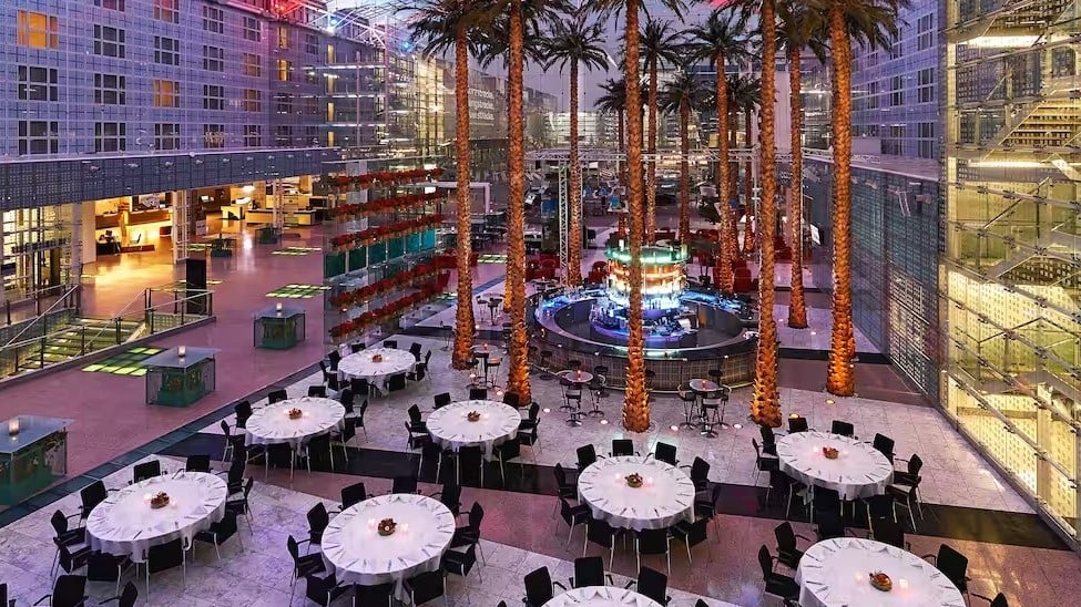 Hotels Toplists - 12 Best Airport Hotels