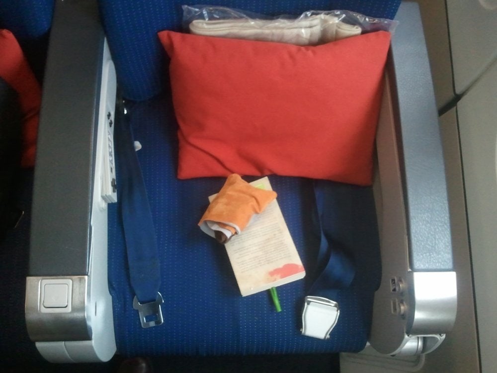 Del 2 av En annorlunda semester: 31 flyg på 9 dagar ... i ekonomiklass på Skyteam - Air France DL8401: Seattle till Paris – Långdistans med utmaningar på Airbus 332 - 1