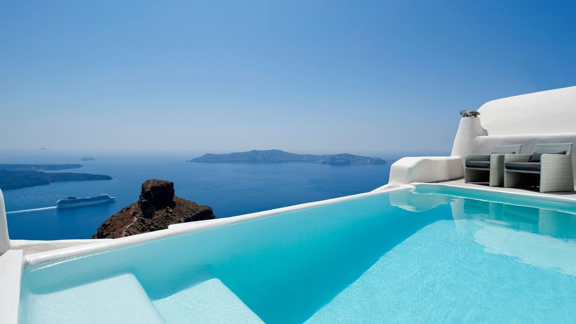 Hotels Toplists - 10 Best Luxury Hotels in Santorini