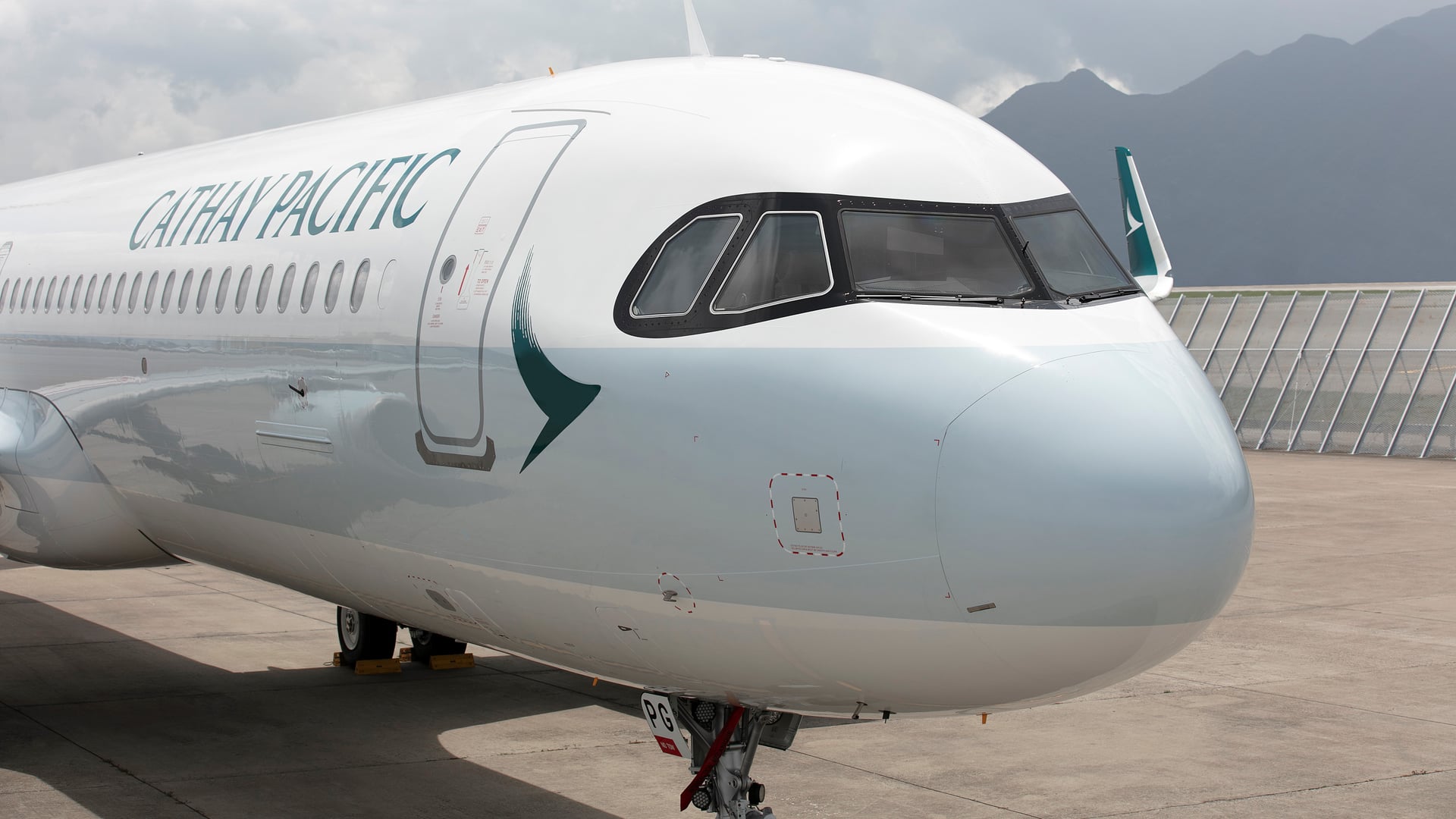 Airline review Sustainability - Cathay Pacific - 5