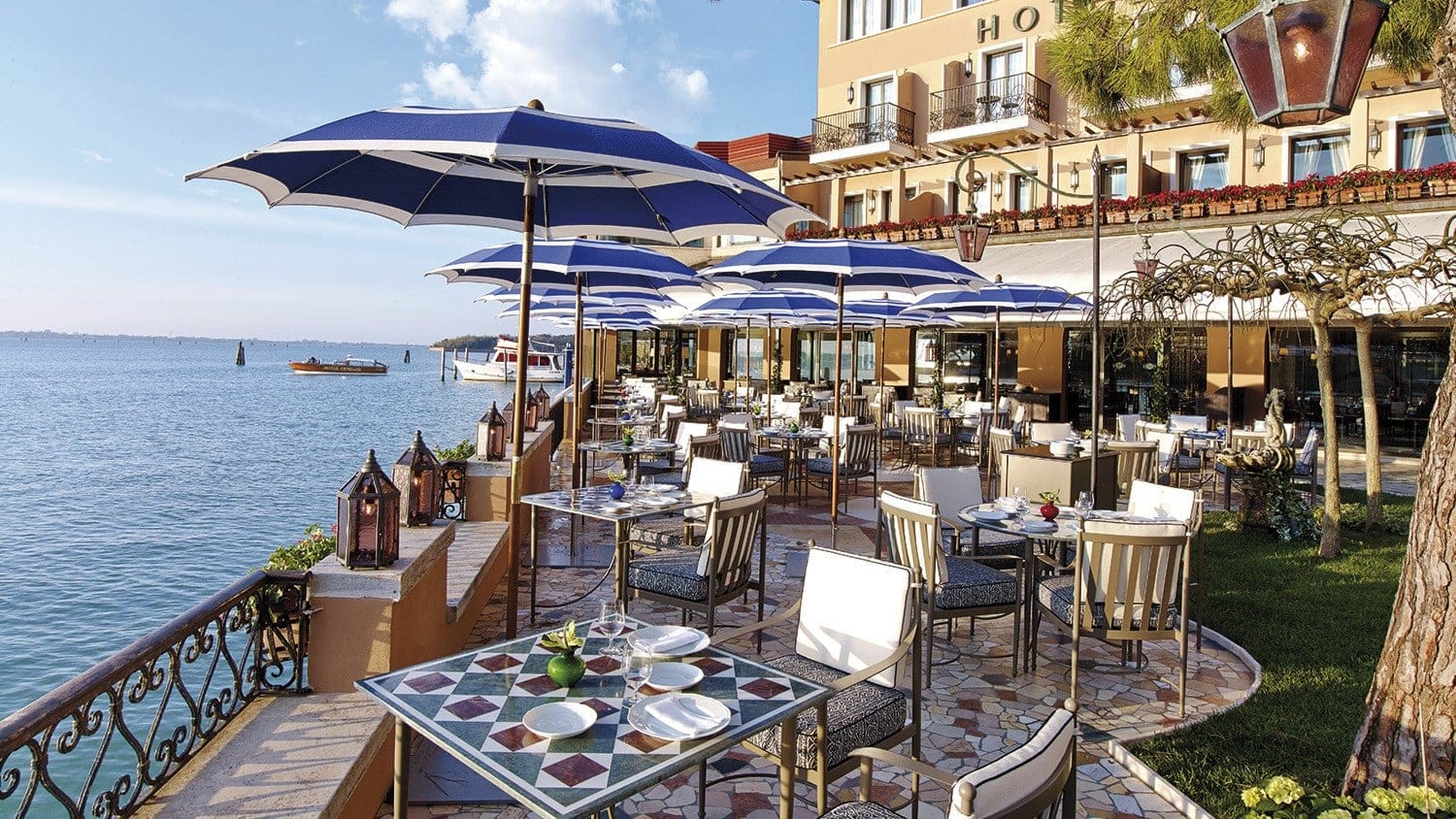 Airlines Articles - Business Class Seat Sale - Up to 50% off on Valentine’s Offer with Lufthansa