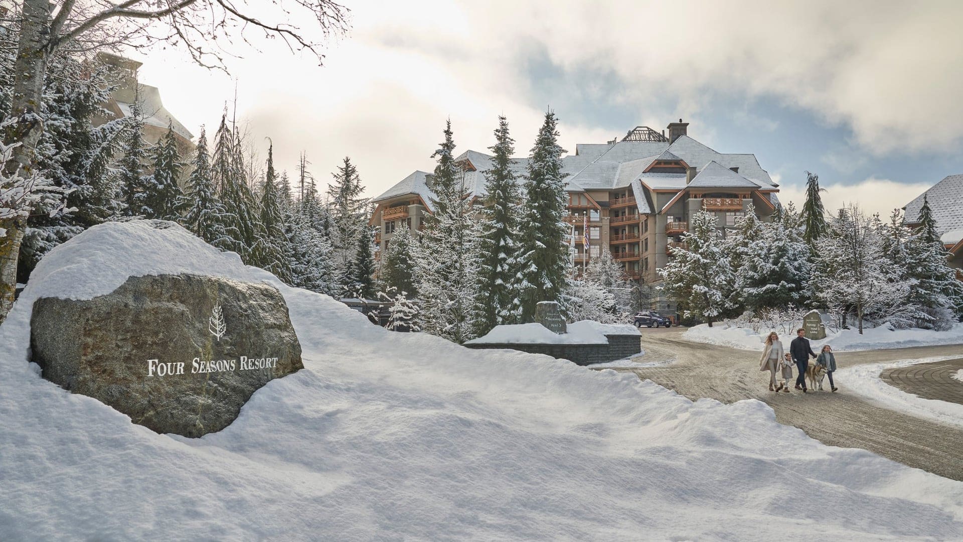 Hotels Toplists - 8 Best Luxury Ski Resorts in the World