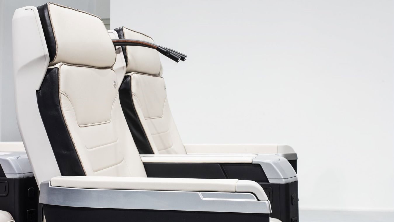 Airlines Articles - Breeze Airways showcases its Airbus A220 premium cabin