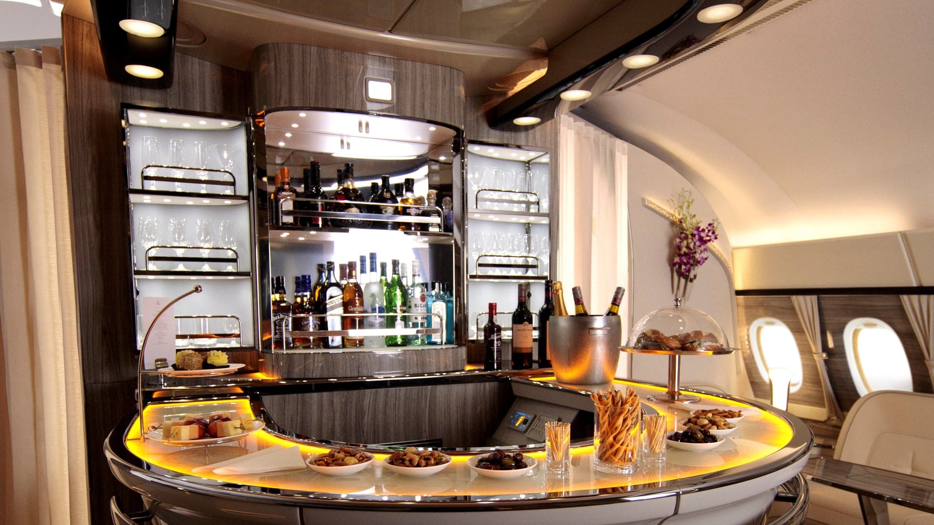 Airline review Service - Emirates - 6