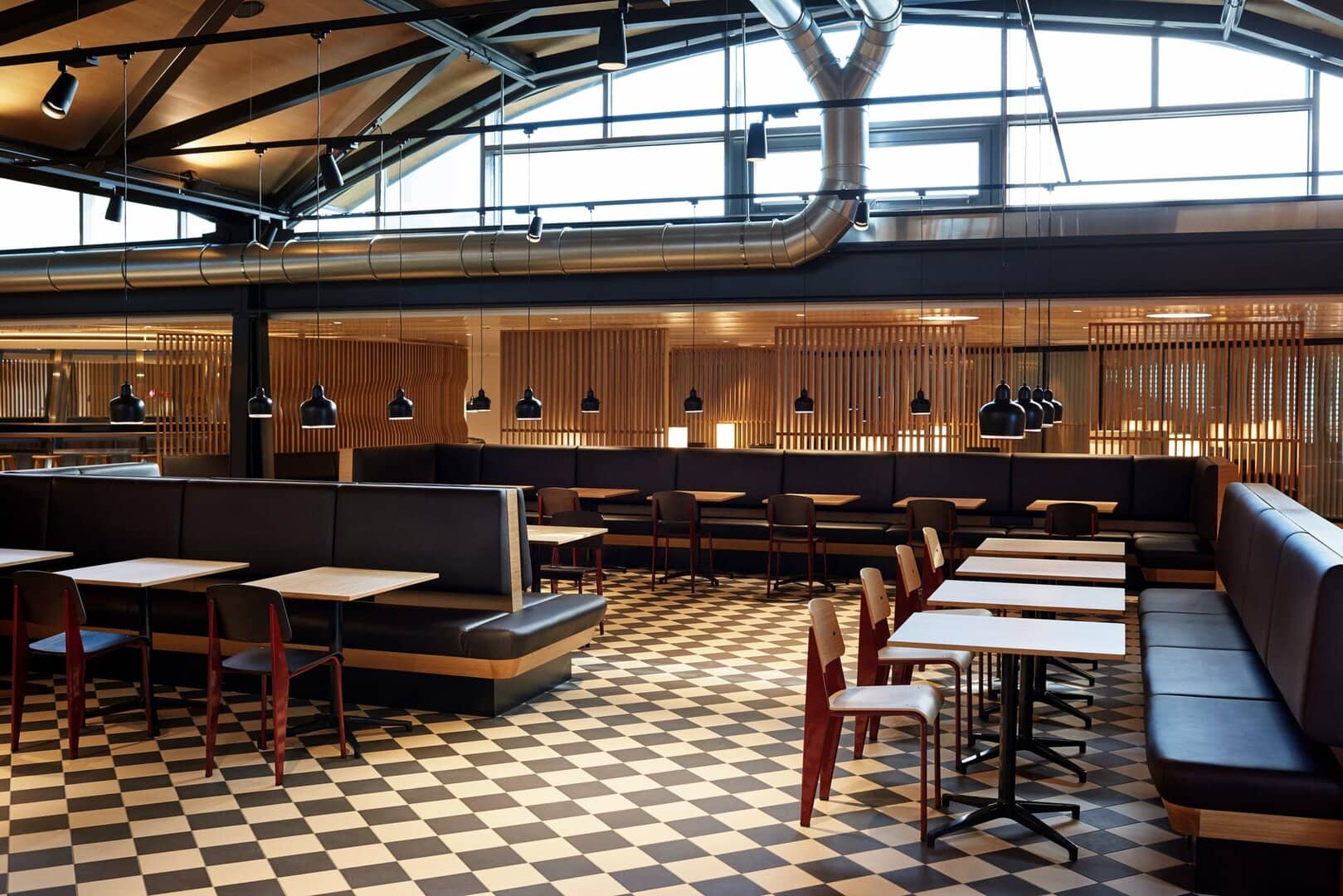 Airline review Airport experience - SWISS - 3