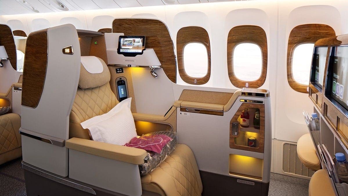 Airline review Cabin & Seat - Emirates - 8