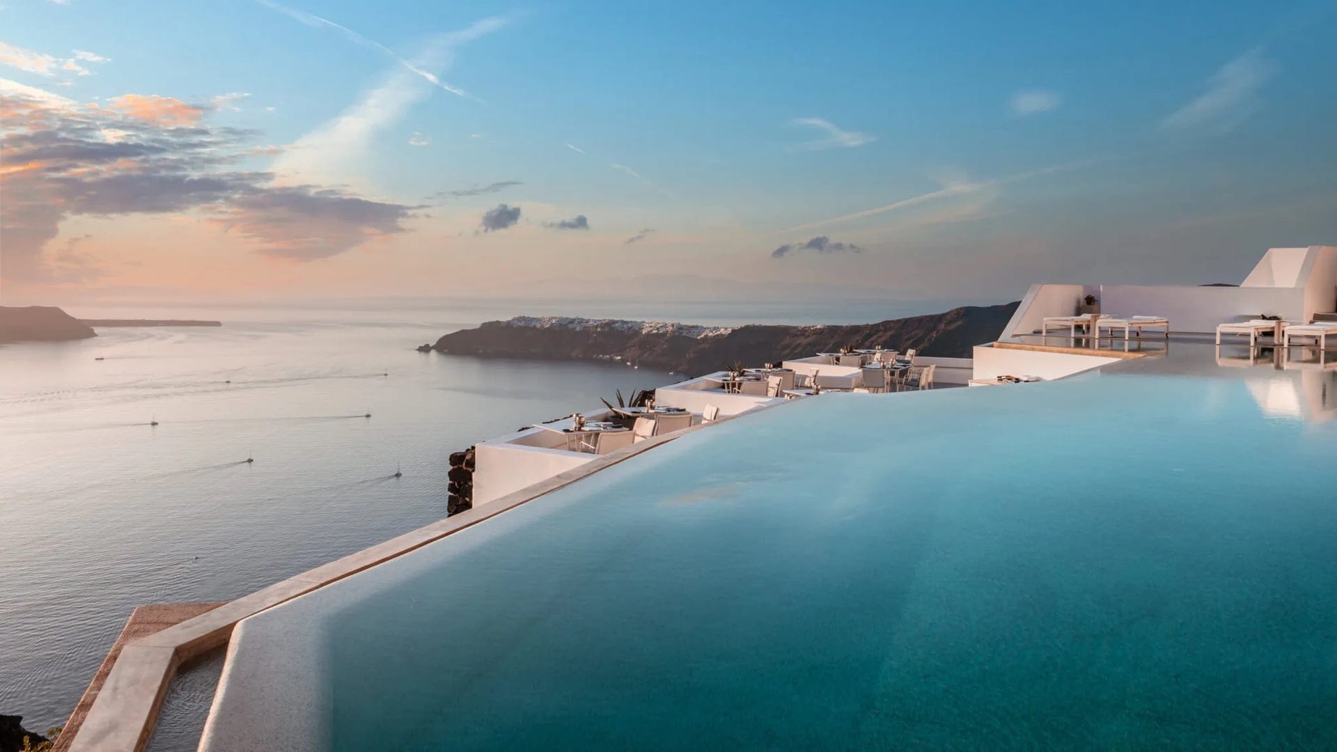 10 Best Luxury Hotels in Santorini image