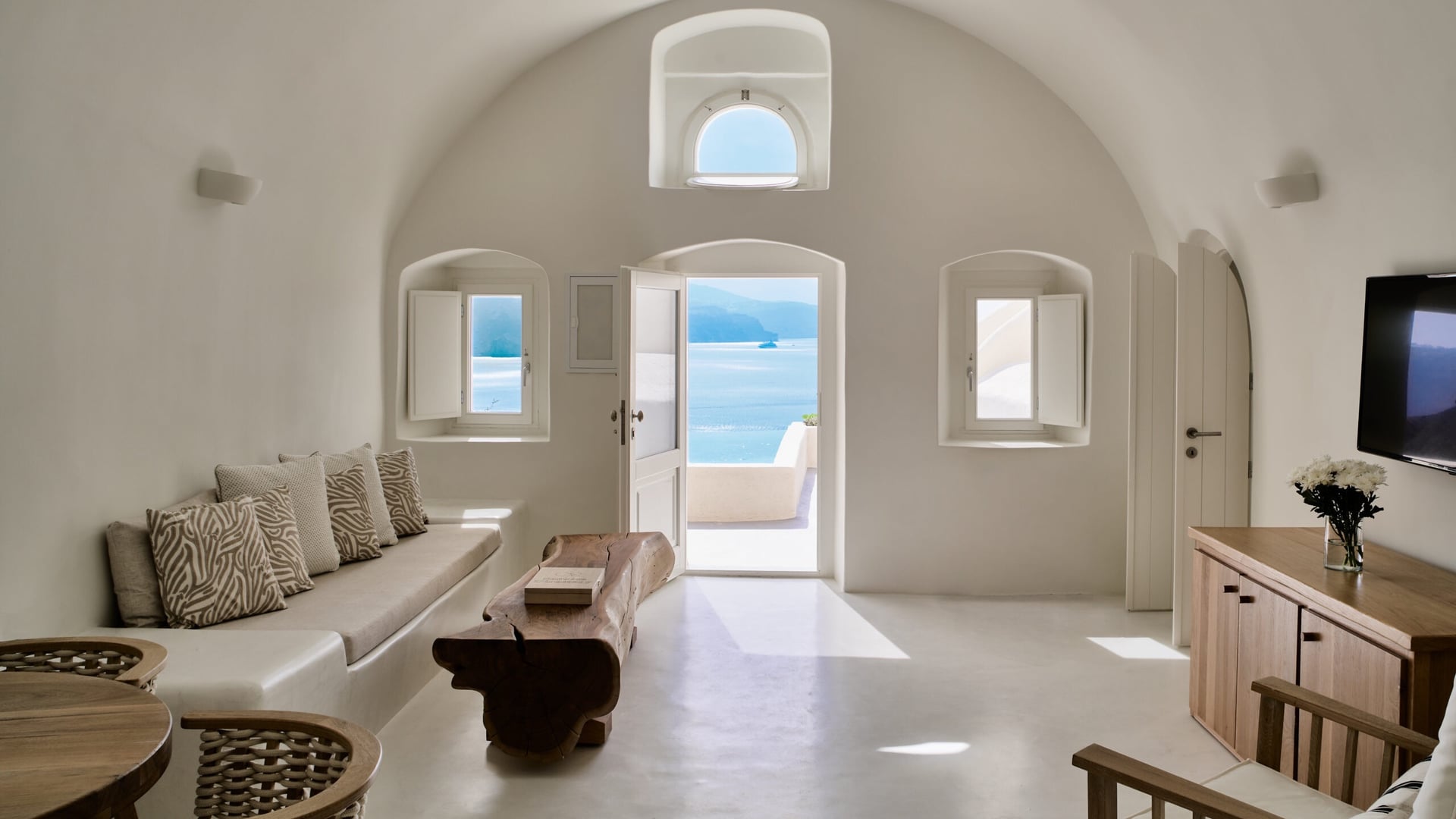 Hotels Toplists - 10 Best Luxury Hotels in Santorini