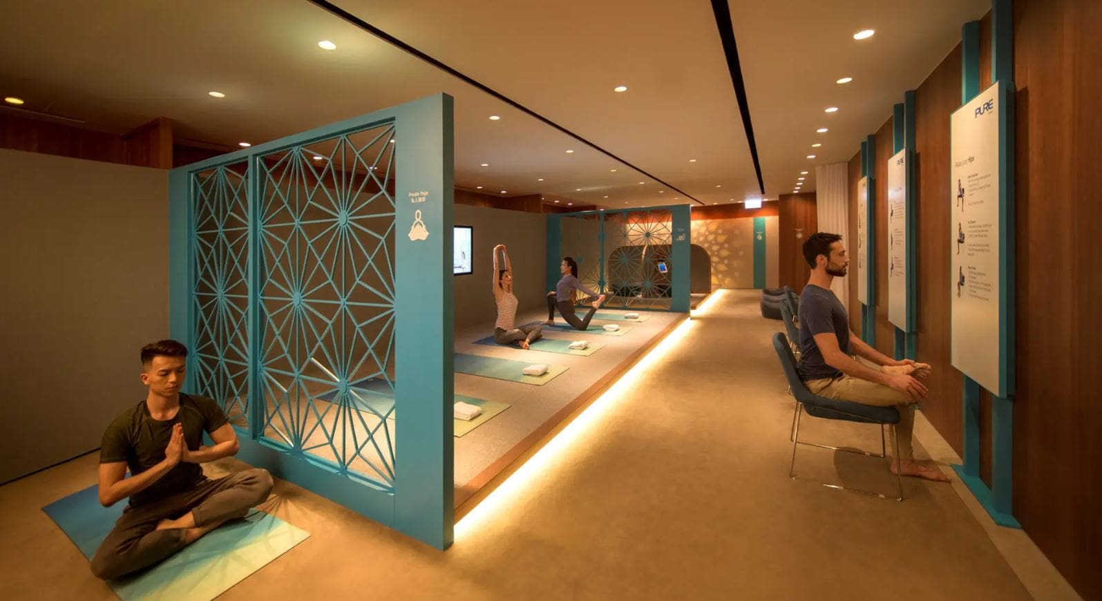 Airline review Airport experience - Cathay Pacific - 17