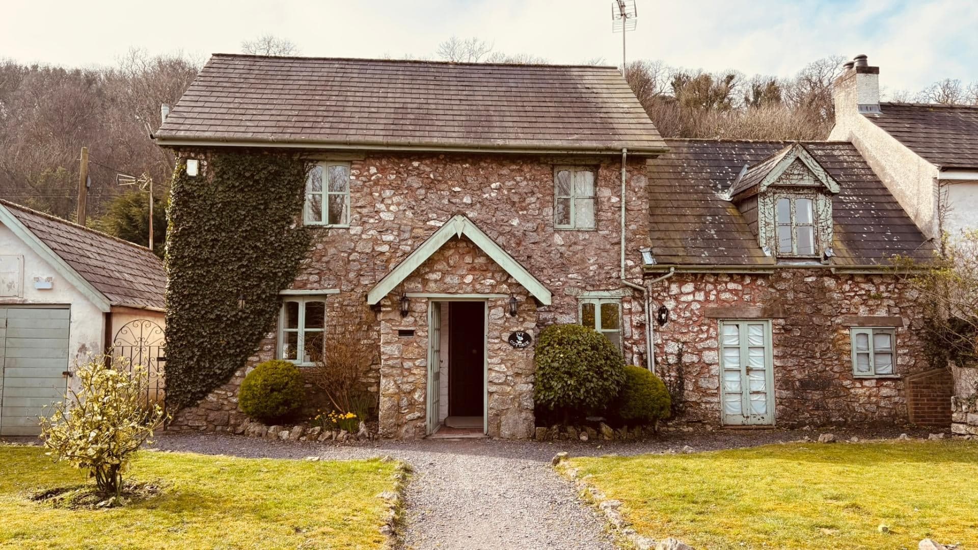 Hotel review Accommodation' - Oxwich Bay Hotel - 2