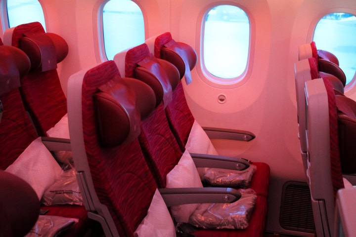 En titt i Qatar Airways Boeing 787 Dreamliner - Economy Class på Qatar Airways Dreamliner - 2