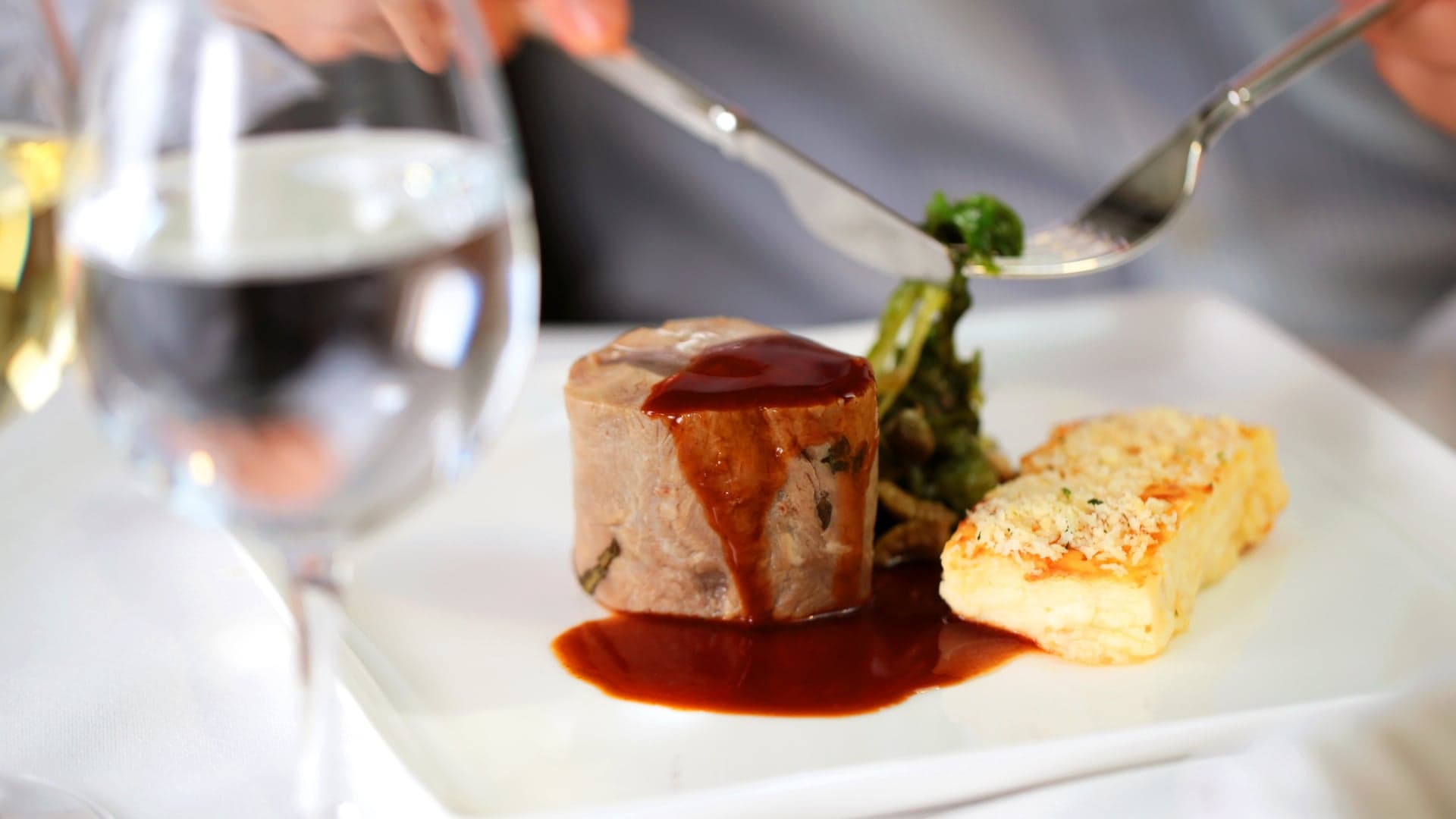 Airline review Cuisine - Cathay Pacific - 5