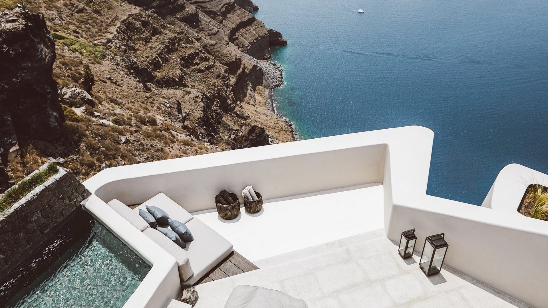Hotels Toplists - 10 Best Luxury Hotels in Santorini