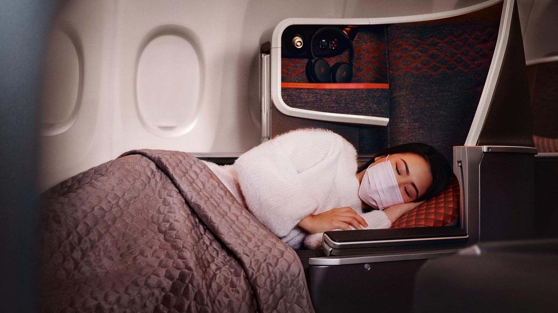 Airlines News - Singapore Airlines unveils a new Business Class flat-bed for its short-haul aircraft