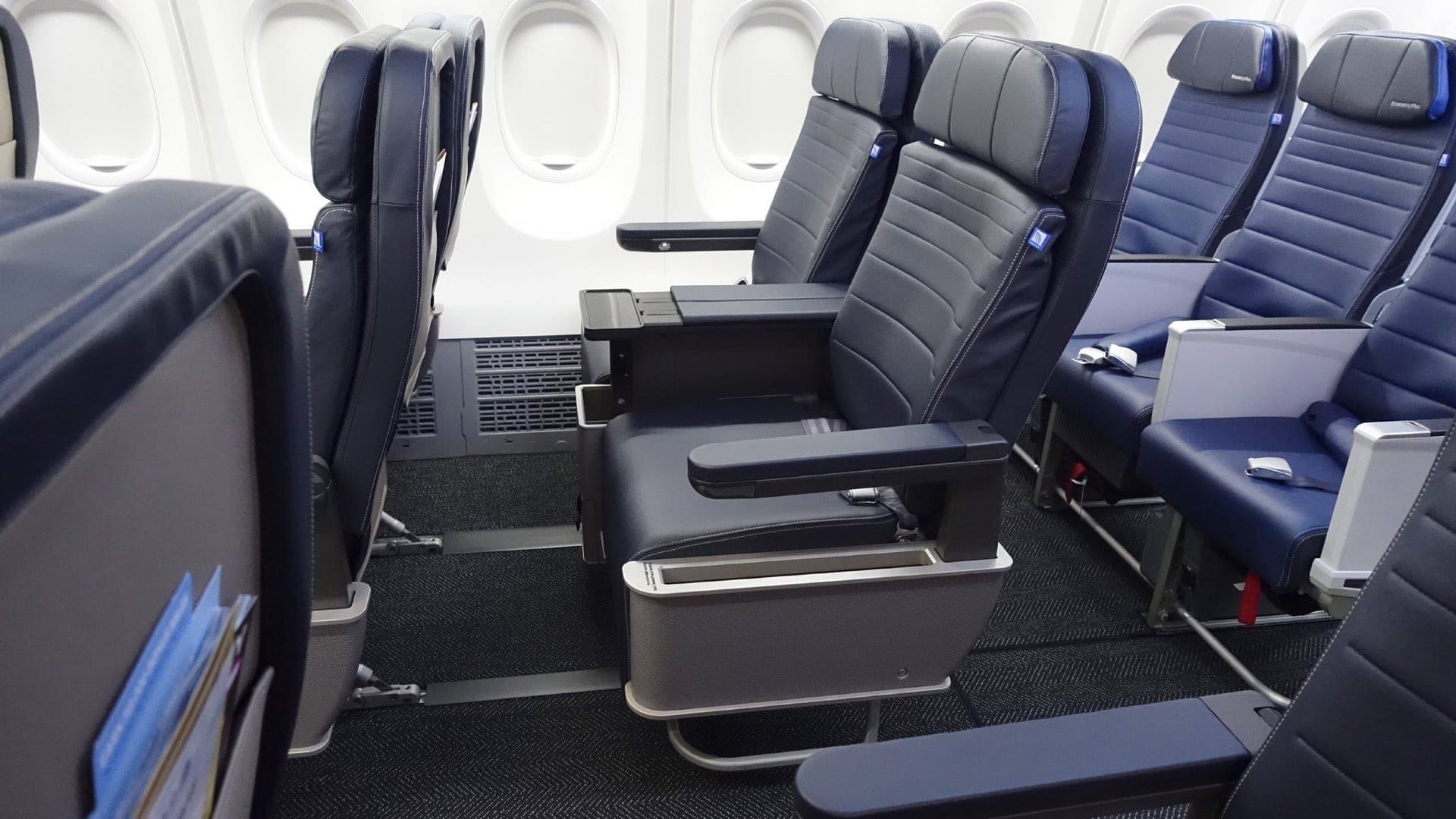 Airline review Short- & Medium-haul - United Airlines - 2