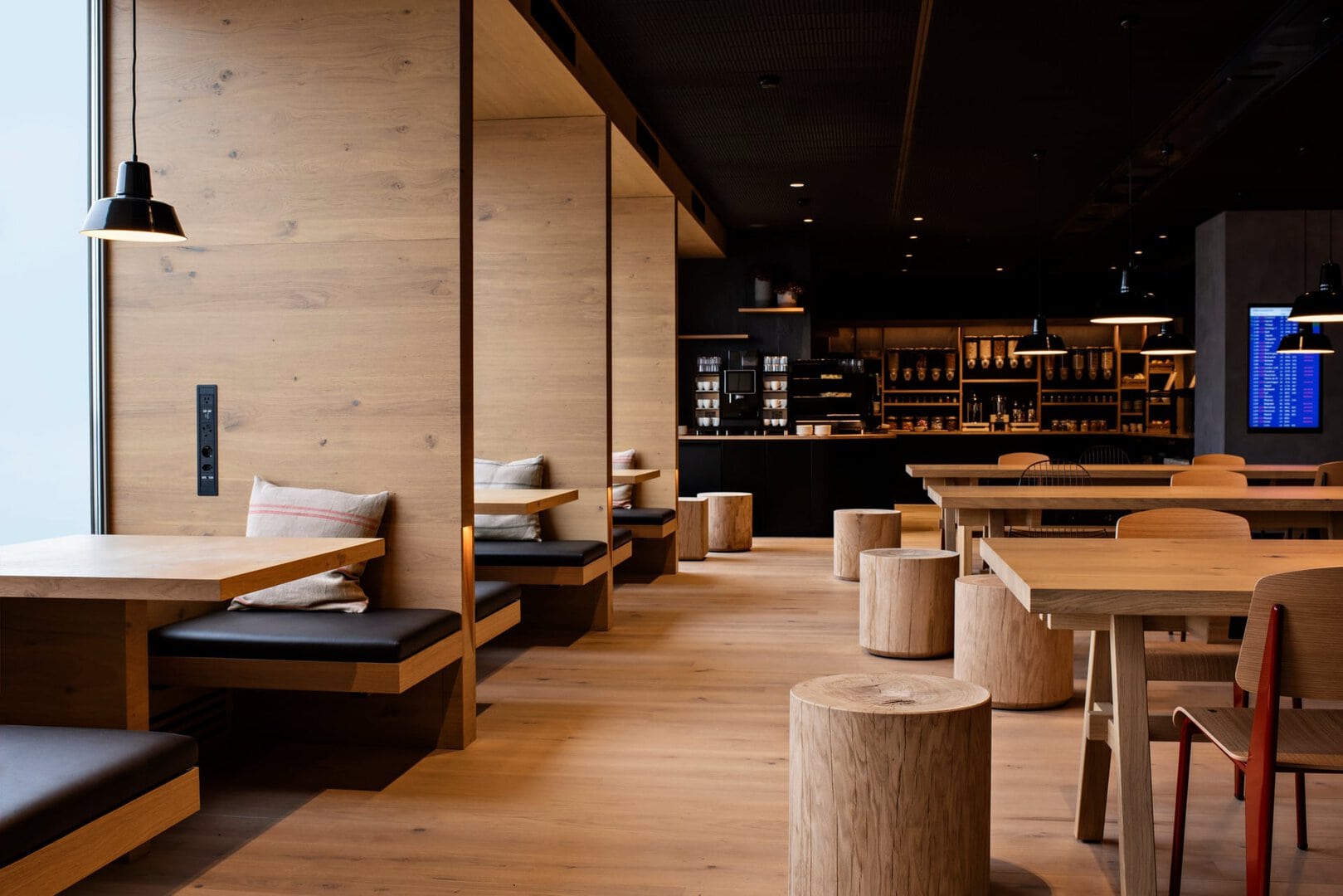 Airline review Airport experience - SWISS - 2