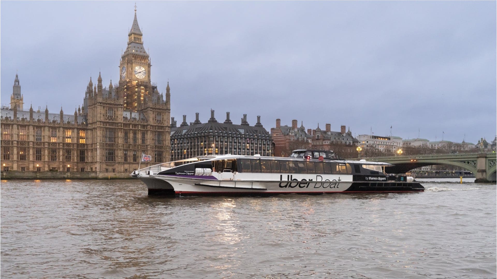 Airlines News - BA & London City Airport offer Thames boat transfer discount