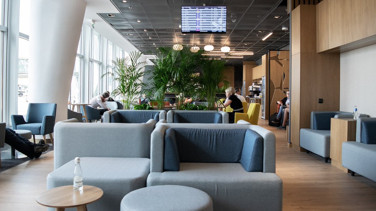 Airline review Airport experience - LOT - Polish Airlines - 0