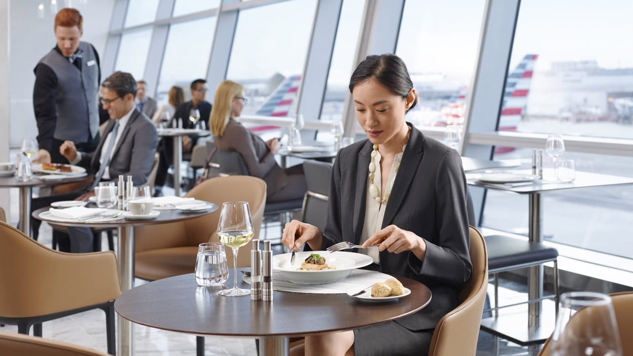 Airline review Airport experience - American Airlines - 3