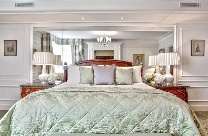 Hotel review About' - Four Seasons Hotel George V Paris - 22