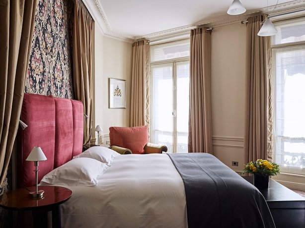Verified hotel review - La Tremoille Paris - 0