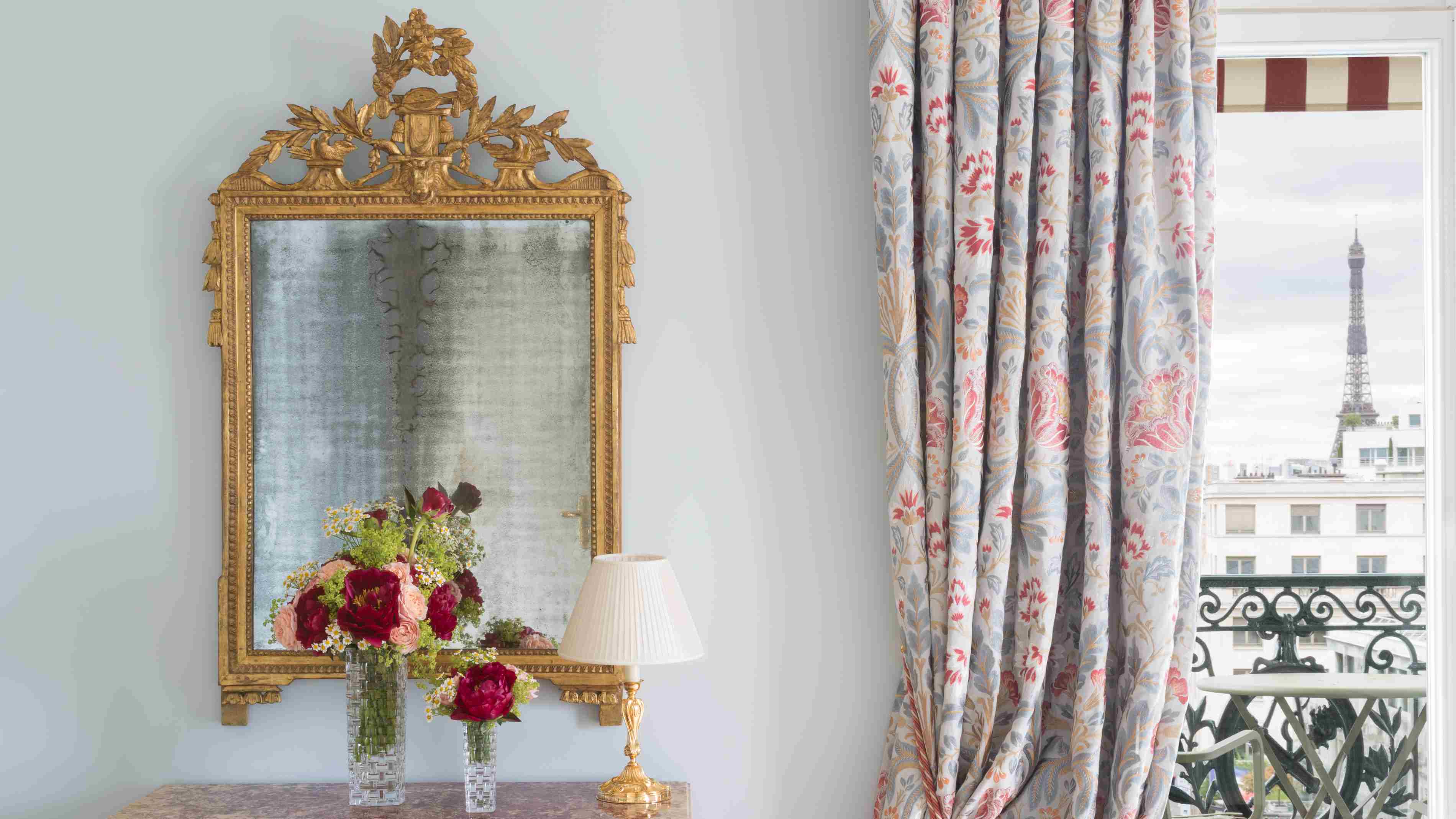 Hotel review Location' - Le Bristol Paris - 0