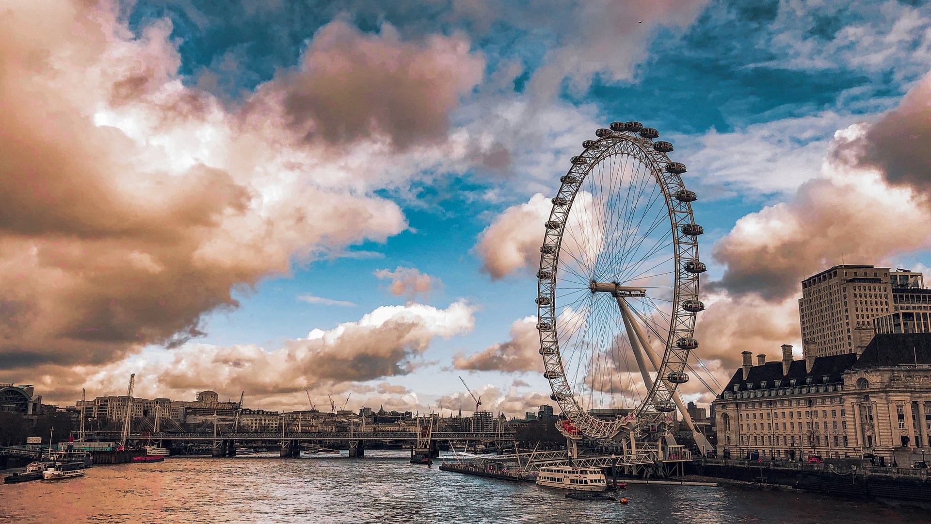 Hotel review Location' - Corinthia London - 2