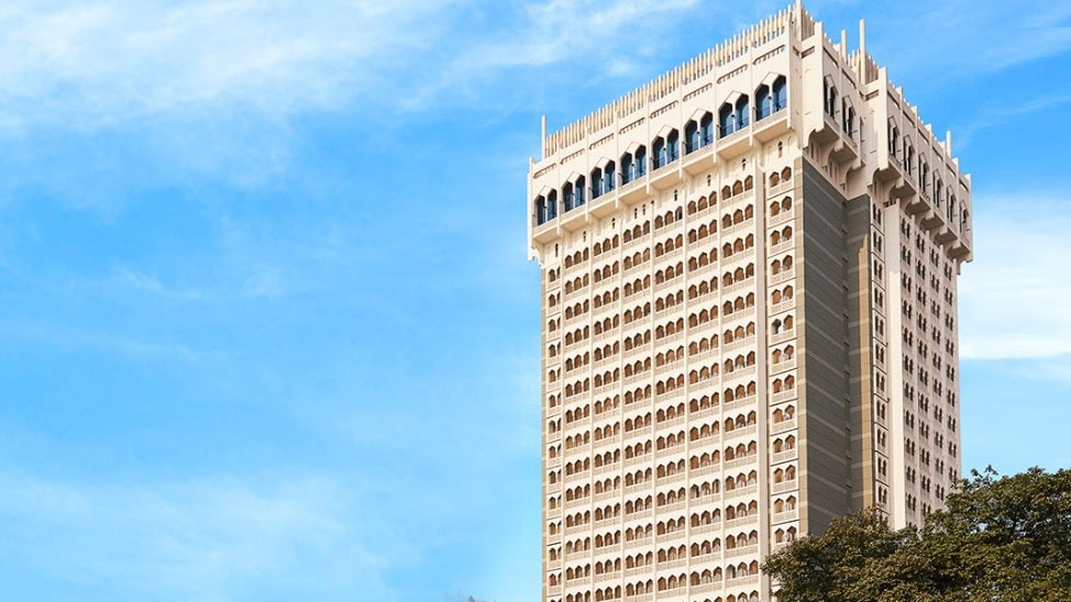 The Taj Mahal Tower, Mumbai at day time from a outside perspective