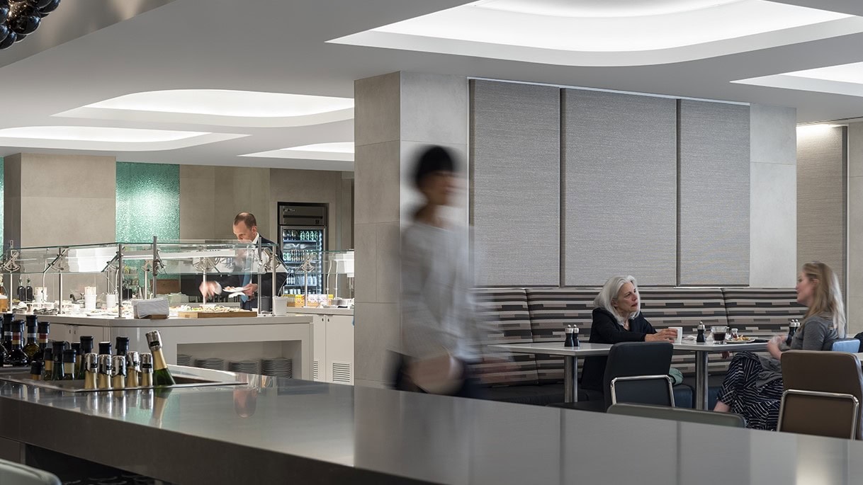 Airline review Airport experience - American Airlines - 10