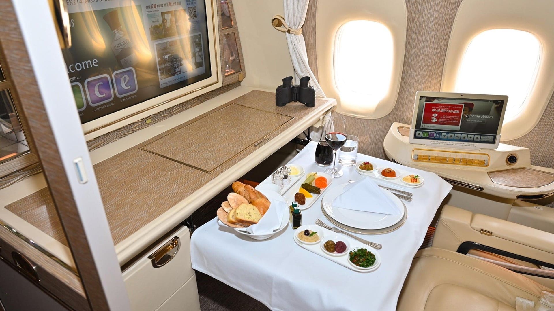 Airline review Cuisine - Emirates - 1