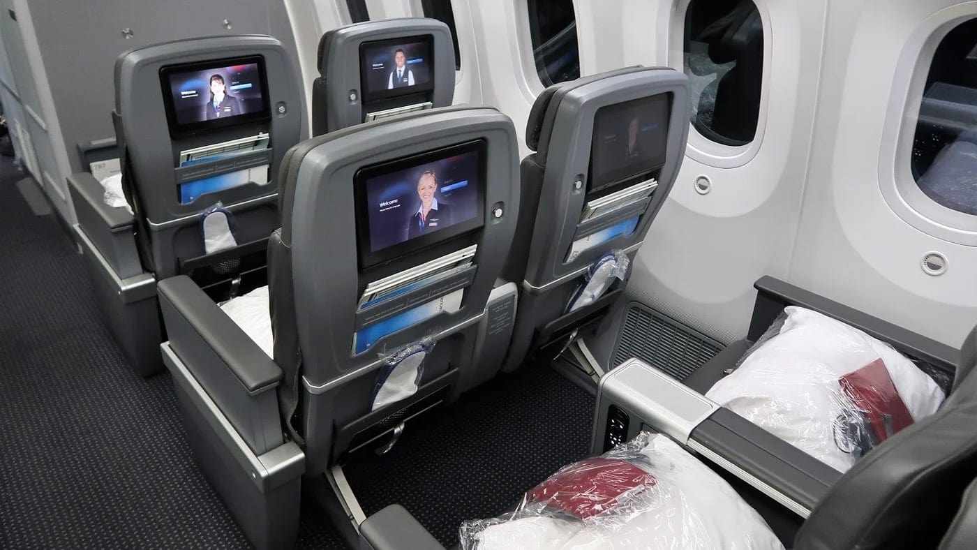 Airline review Short- & Medium-haul - American Airlines - 1