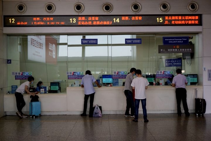 Trains Reviews - Business Class on a high-speed train in China