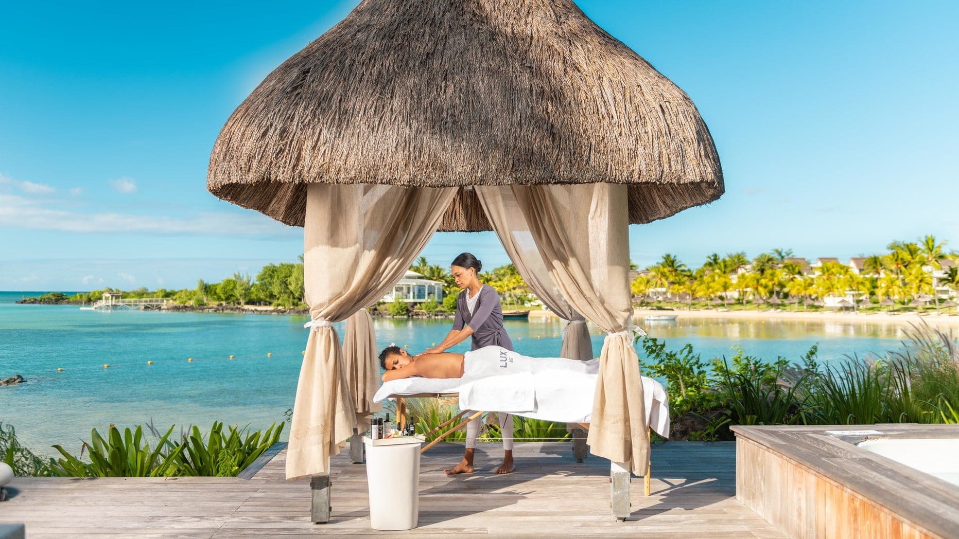 Hotel review Service & Facilities' - LUX* Grand Gaube - 8