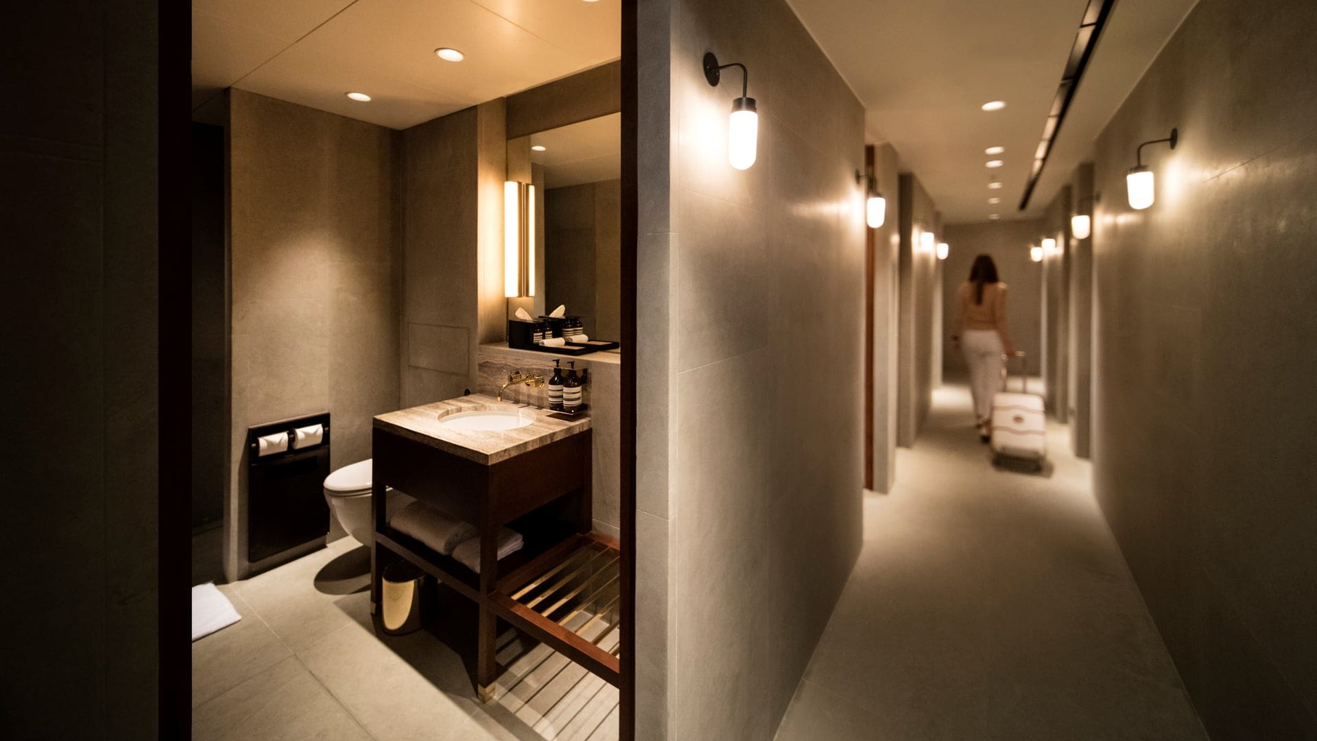 Airline review Airport experience - Cathay Pacific - 9