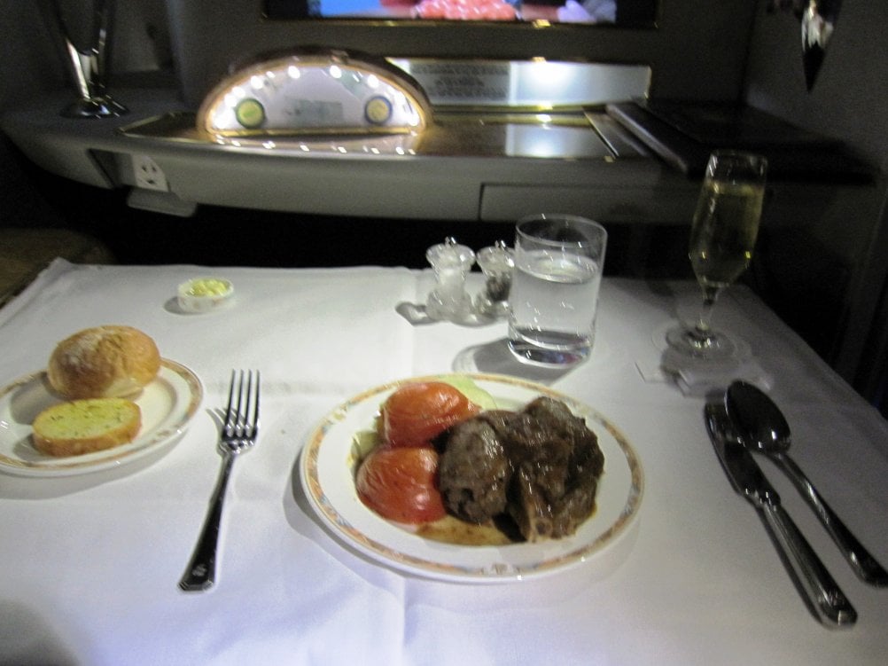 Det lyxigaste flygindustrin kan erbjuda? En test av Emirates svit i första klass - 11