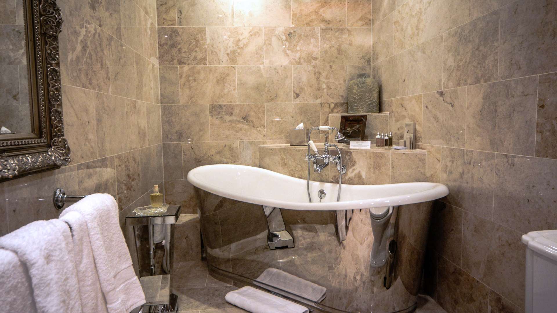 Hotel review Accommodation' - Palé Hall Hotel & Restaurant - 3