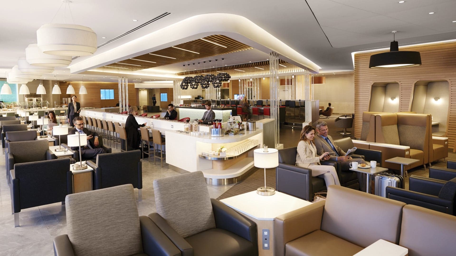 Airline review Airport experience - American Airlines - 5